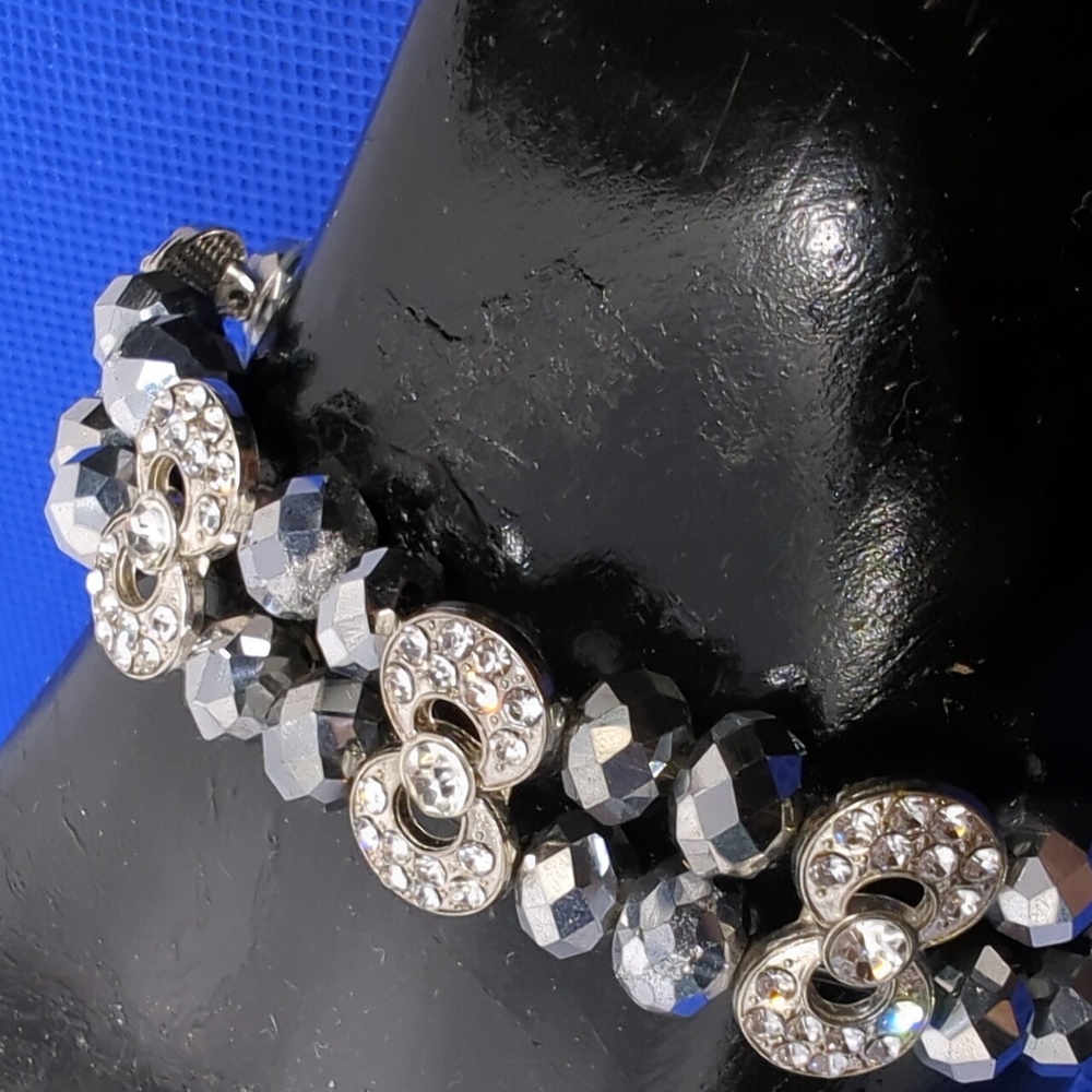 💖🆕Womens Bracelet By Nicole Beaded Stretch Glass Beads & Crystals Silver NWT